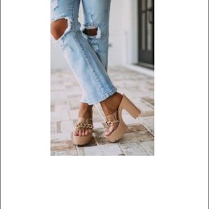 Barbie platform heel- nude/clear/gold